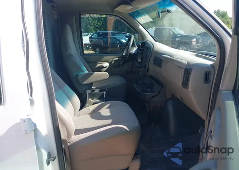 2000 Chevrolet Express G1500 из США, поврежденный, VIN 1GCFG15W8Y1222395